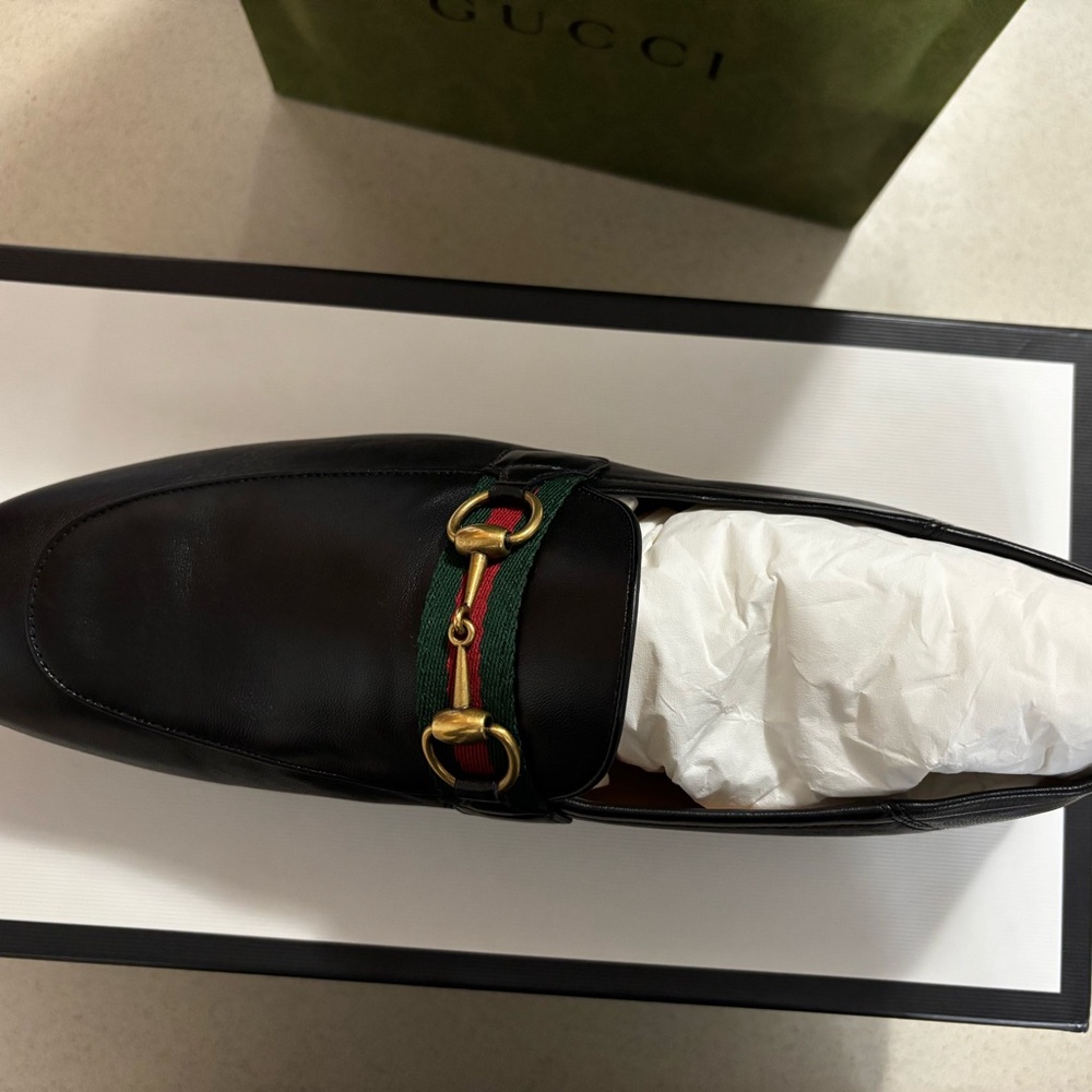 Gucci Black Leather Loafers with Gold and Green Accent (never worn) - Picture 3 of 5